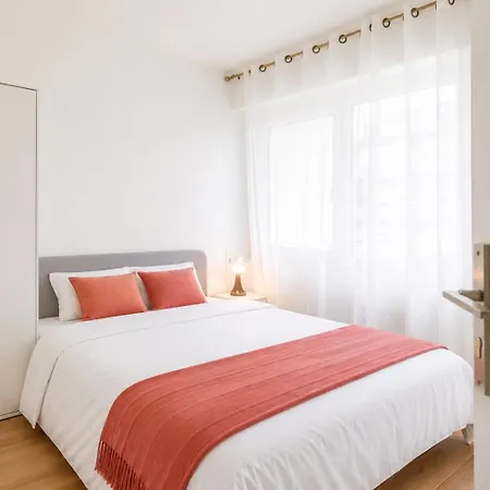 M050-53 Jolie En Colocation